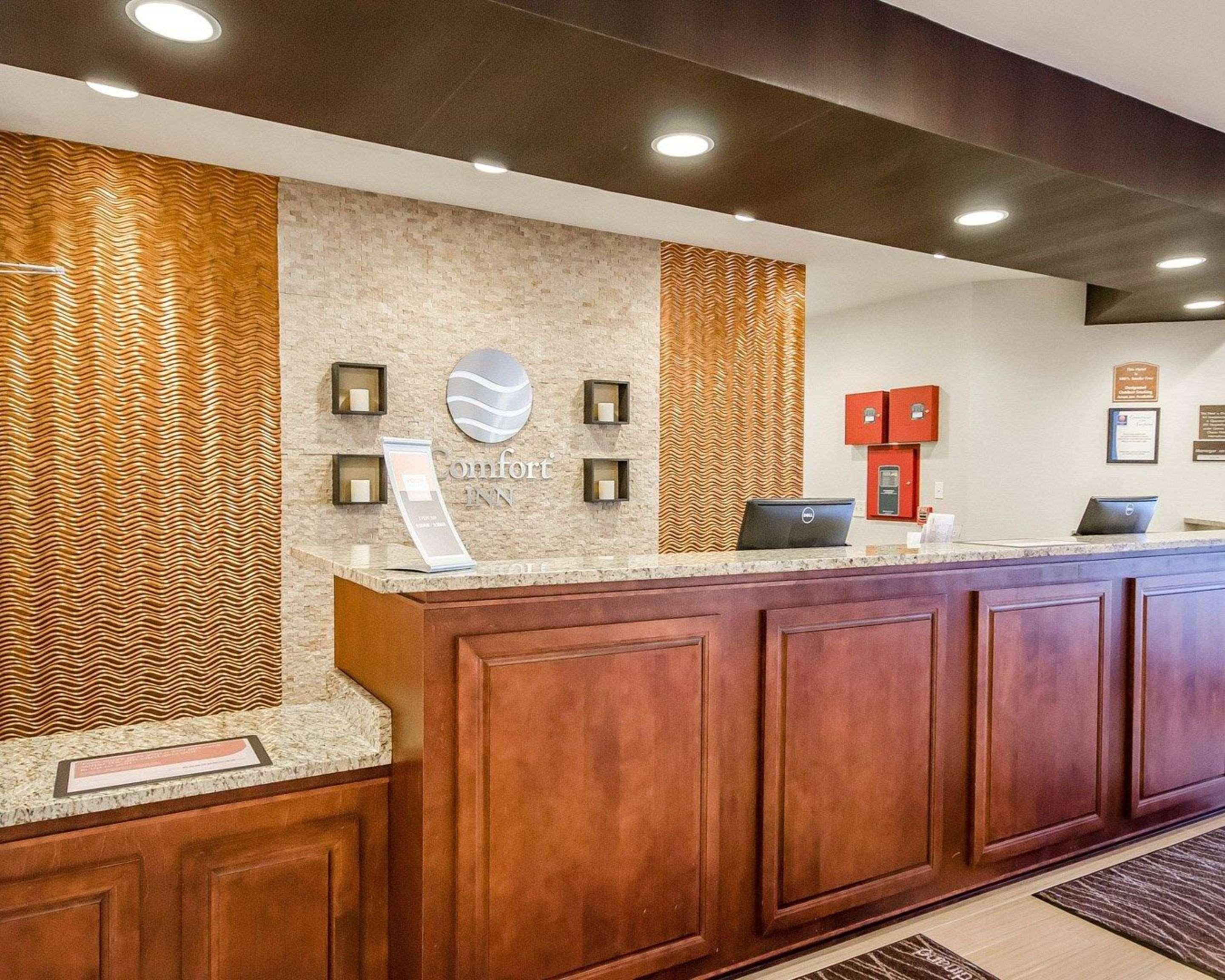 Ferdinand Comfort Inn מראה חיצוני תמונה