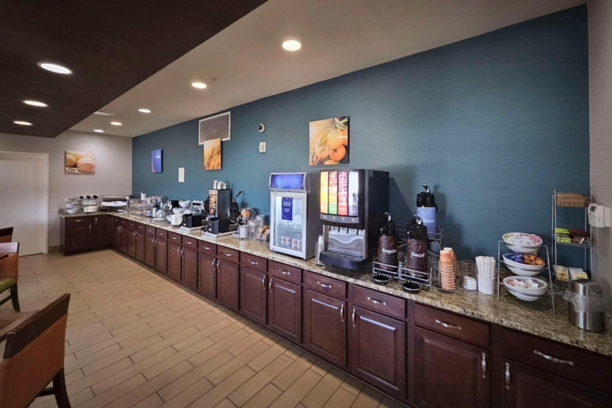 Ferdinand Comfort Inn מראה חיצוני תמונה
