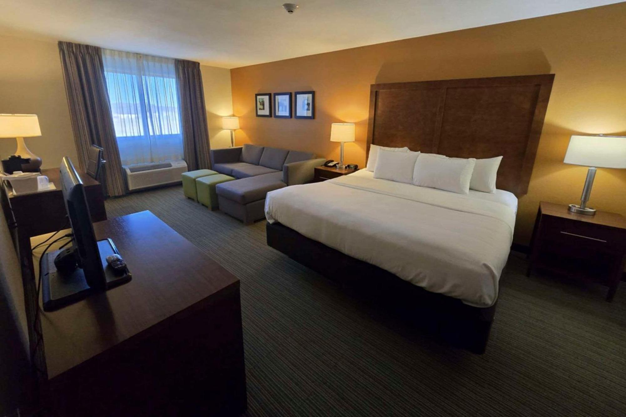Ferdinand Comfort Inn מראה חיצוני תמונה