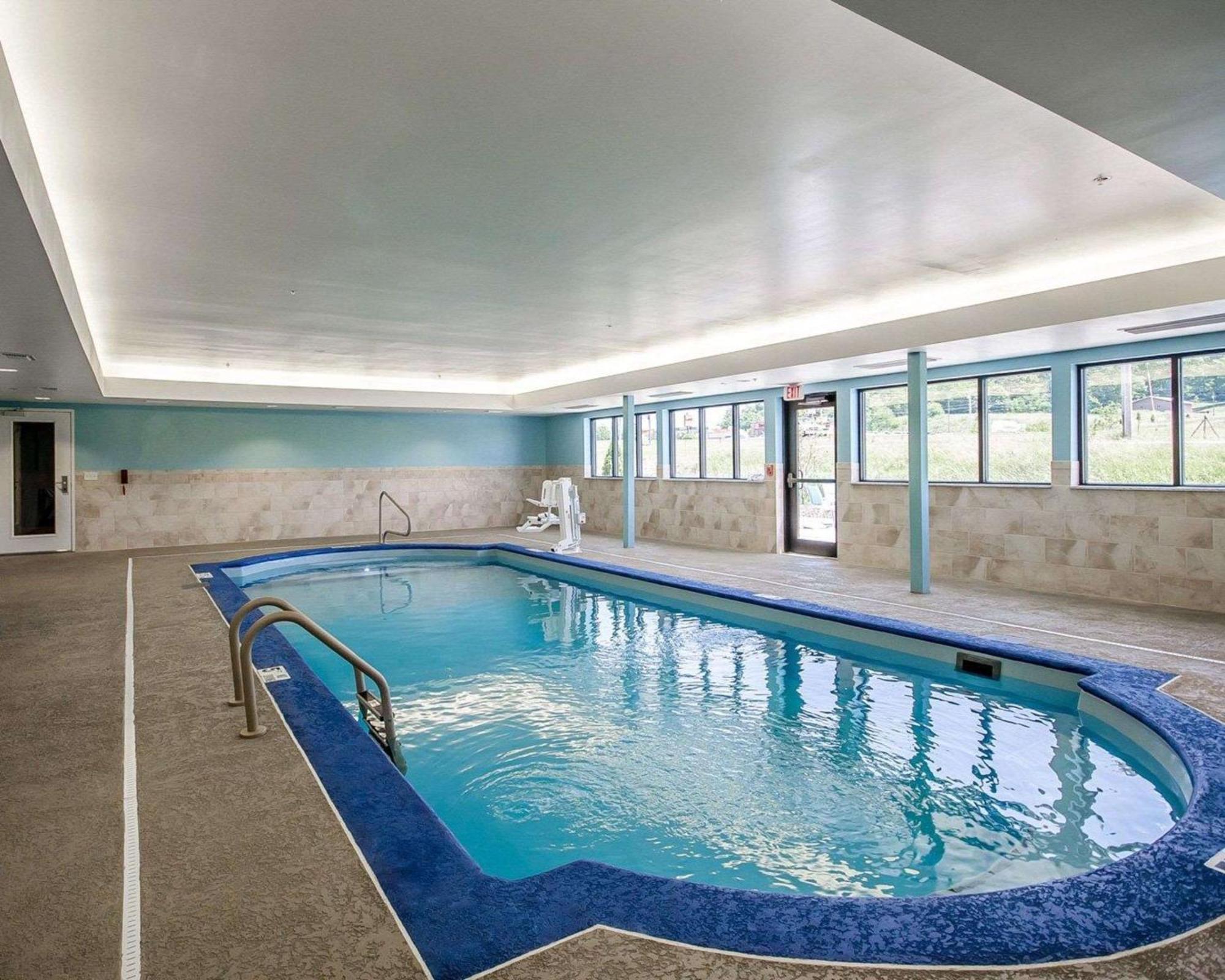Ferdinand Comfort Inn מראה חיצוני תמונה
