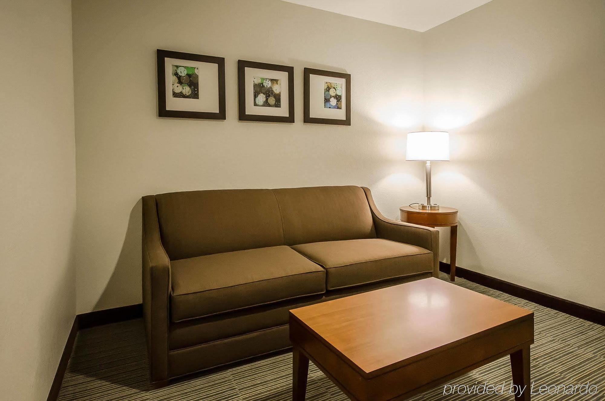 Ferdinand Comfort Inn מראה חיצוני תמונה